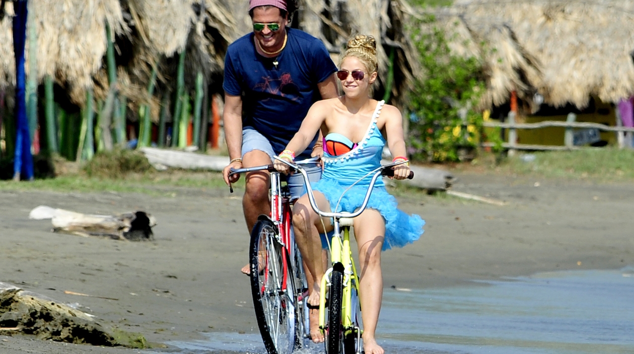 Shakira y Carlos Vives denunciados en España por presunto plagio del tema “La Bicicleta”