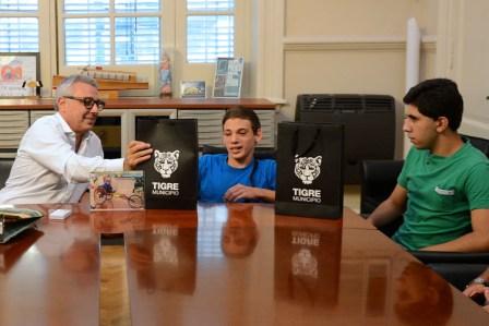 Zamora recibió a deportistas de Tigre que competirán en torneos paralímpicos internacionales Zamora recibió a deportistas de Tigre que competirán en torneos paralímpicos internacionales