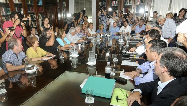 Docentes bonaerenses confirman que no arrancan las clases y anunciarán nuevas medidas Docentes bonaerenses confirman que no arrancan las clases y anunciarán nuevas medidas