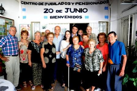 Jorge Macri visitó un centro de jubilados en Lanús junto al intendente Néstor Grindetti