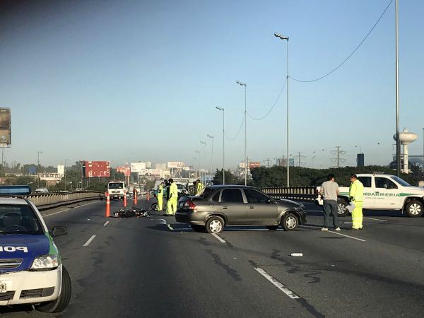 Un muerto y tres heridos en u choque múltiple sobre Panamericana Un muerto y tres heridos en u choque múltiple sobre Panamericana