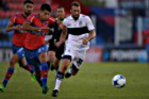 Tigre hizo el desgaste, pero un golazo de Aleman le dio el triunfo a Gimnasia en Victoria Tigre hizo el desgaste, pero un golazo de Aleman le dio el triunfo a Gimnasia en Victoria