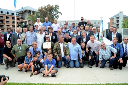 Jorge Macri y Maria Eugenia Vidal homenajearon a veteranos y caídos en Malvinas Jorge Macri y Maria Eugenia Vidal homenajearon a veteranos y caídos en Malvinas