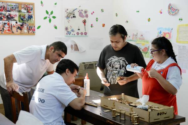 El Taller Protegido de San Fernando trabaja en conjunto con empresas del distrito El Taller Protegido de San Fernando trabaja en conjunto con empresas del distrito