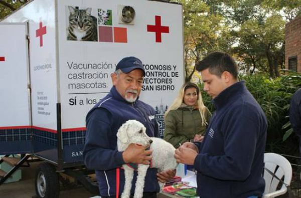 El puesto móvil de Zoonosis del Municipio de San Isidro sigue recorriendo el distrito para castrar o vacunar en forma gratuita a felinos y caninos; en el horario de 9 a 13. El puesto móvil de Zoonosis del Municipio de San Isidro sigue recorriendo el distrito para castrar o vacunar en forma gratuita a felinos y caninos; en el horario de 9 a 13.