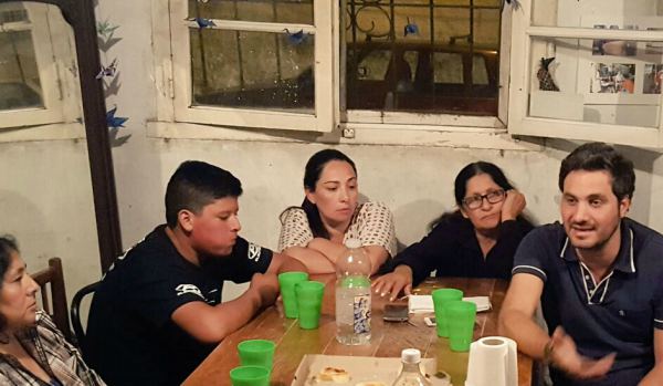 Cafiero se reunió con vecinos de La Cava preocupados por Inseguridad del barrio Cafiero se reunió con vecinos de La Cava preocupados por Inseguridad del barrio