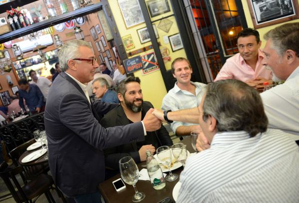 Julio Zamora mantuvo un encuentro con empresarios y comerciantes de Tigre Julio Zamora mantuvo un encuentro con empresarios y comerciantes de Tigre