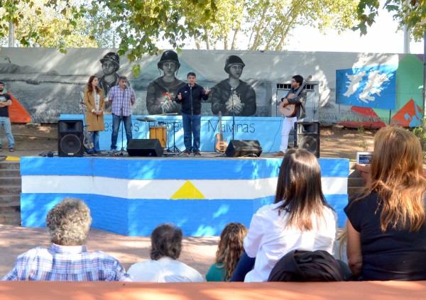 Jorge Macri presentó el mural en homenaje a los ex combatientes de Malvinas, en la estación Padilla