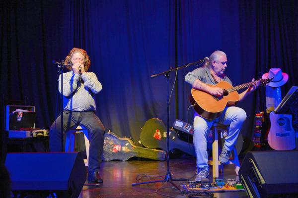Botafogo y Bruce Ewan iniciaron los 