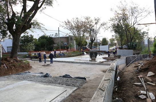 El intendente de San Isidro, Gustavo Posse, supervisó las obras del nuevo túnel en la calle La Calandria y las vías del Ferrocarril General Belgrano Norte, en Villa Adelina. 
