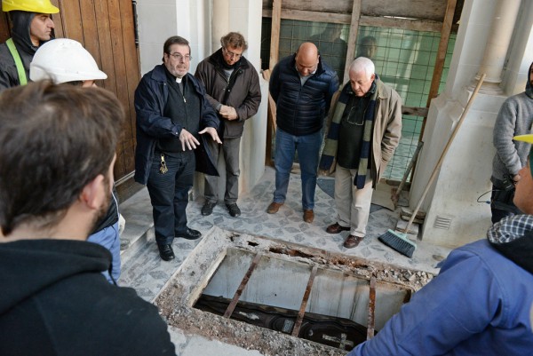 La Parroquia Aránzazu descubrió la lápida donde descansan los restos de Maximino Pérez