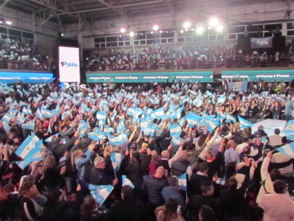 1País, la fuerza política liderada por Sergio Massa y Margarita Stolbizer,  cerró hoy la campaña de cara a las elecciones Primarias Abiertas Simultáneas y Obligatorias (PASO) del domingo próximo con un acto llevado a cabo en el Estadio UTN de Gral. Pacheco. 