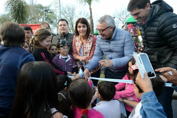 El intendente de Tigre, acompañado por su esposa, Gisela Zamora, inauguró en Don Torcuato la cuarta plaza inclusiva, 