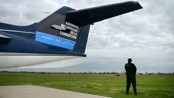 Bullrich presentó la aeronave de Lázaro Báez que fue recuperada de la corrupción