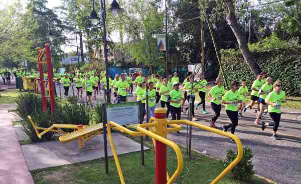Miles de vecinos participaron de la maratón “UdeSA corre 2017” en San Fernando