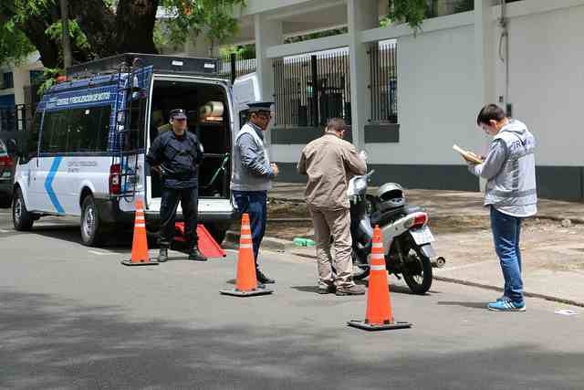 Realizan operativos para controlar motos mal estacionadas en San Isidro