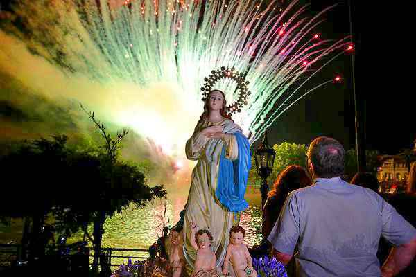Multitudinario festejo en Tigre por el Día de la Virgen