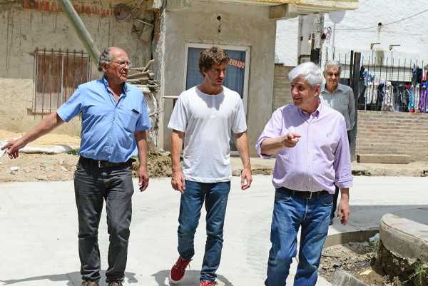 Andreotti visitó las mejoras integrales en el barrio Presidente Perón