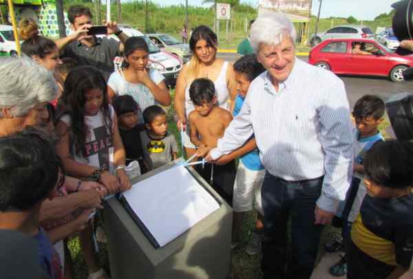 Andreotti inauguró la nueva Plaza Presidente Perón
