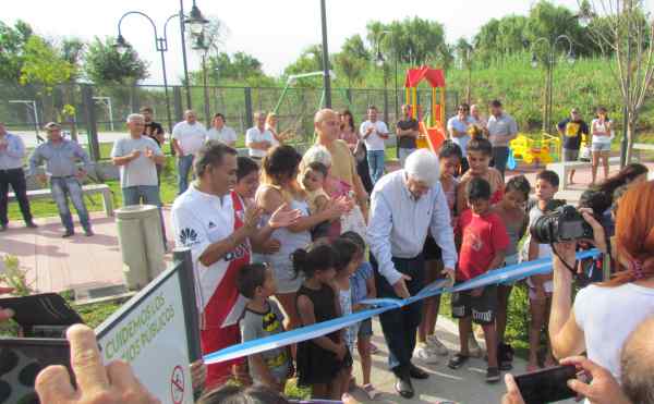 Andreotti inauguró la nueva Plaza Presidente Perón