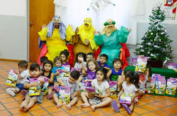 Los Reyes Magos visitaron las Unidades de Desarrollo Infantil de San Fernando.