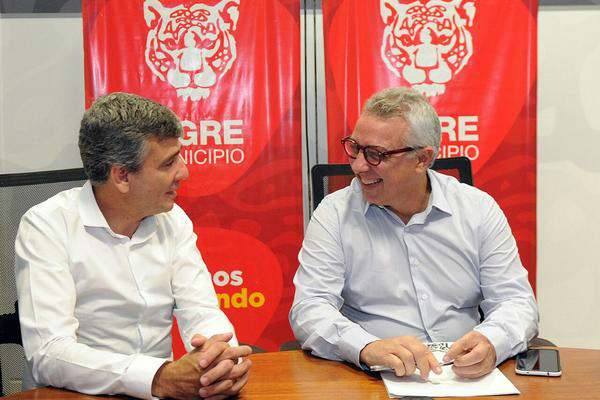 El intendente Julio Zamora recorrió junto a su par Juan Zabaleta las instalaciones del Centro de Operaciones Tigre (COT) para interiorizarlo sobre los avances del modelo de protección ciudadana local