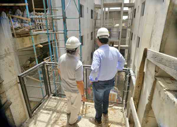 Jorge Macri recorrió las obras del Plan de Viviendas en el barrio 7 de Mayo