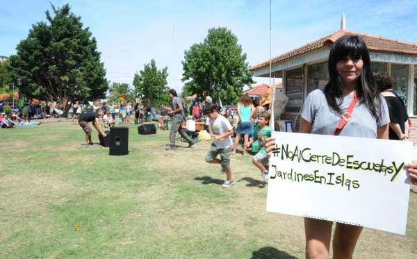Autoridades del Frente Renovador Tigre  junto a maestros, directivos y consejeros escolares, volvieron a rechazar la polémica medida educativa del gobierno provincial. El encuentro se realizó en la estación fluvial y contó con la participación de la comunidad isleña.