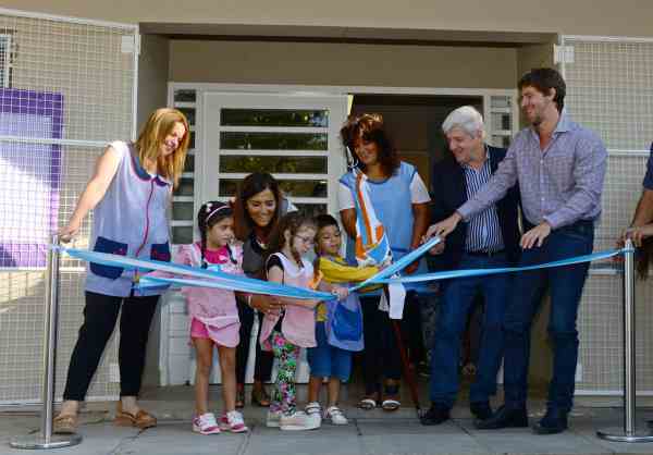 Andreotti inauguró la puesta en valor del Jardín N° 910