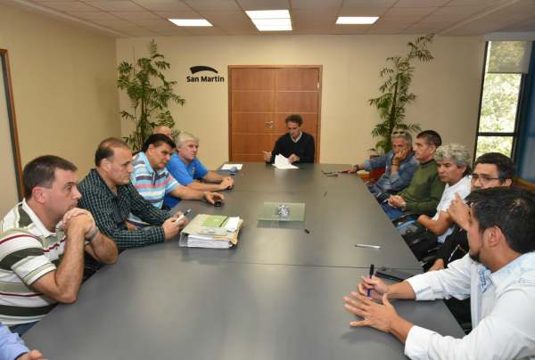 El intendente recibió a los sindicatos por el incremento que se aplicará a partir de marzo, en un pago. Además, dio respuesta a un reclamo histórico de los trabajadores sobre el adicional por antigüedad que será de hasta el 4%.