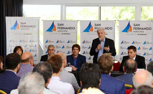 Andreotti presentó los nuevos equipos de Diagnóstico por Imágenes del futuro Hospital Municipal