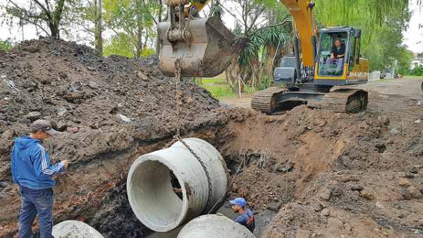 Siguen las mejoras hidráulicas en el barrio Martín y Omar de San Isidro