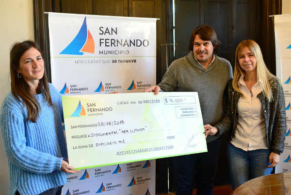 El Municipio entregó una ayuda económica a las directoras sanfernandinas del documental Ser Luthier