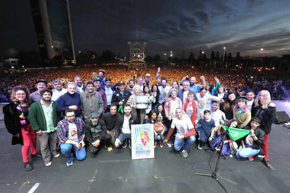 Tigre homenajeó a las Abuelas de Plaza de Mayo con un multitudinario recital Tigre homenajeó a las Abuelas de Plaza de Mayo con un multitudinario recital