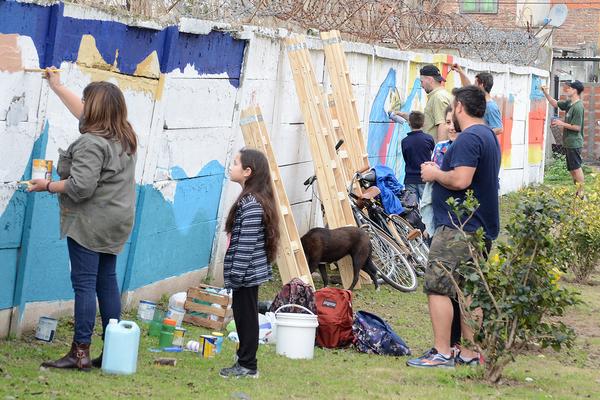 Comenzó “Pintó Tigre 2”, con los vecinos participando junto a los artistas urbanos