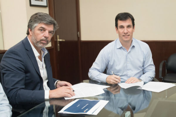 Iván Kerr, y Naturgy, representada por el Sr. Alberto González Santos, firmaron un convenio a través del cual se relanzó la línea de créditos para financiar las instalaciones internas de aquellos hogares que se encuentran sobre la red de gas natural