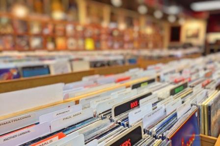 Los discos de vinilo dominan el mercado de ventas físicas de música en Argentina