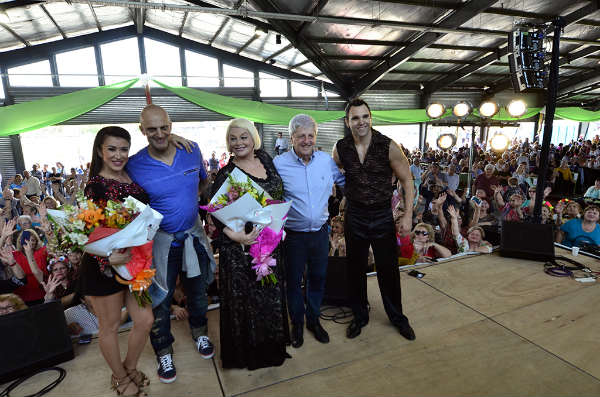 Andreotti agasajó a miles de abuelos sanfernandinos por el Día del Jubilado