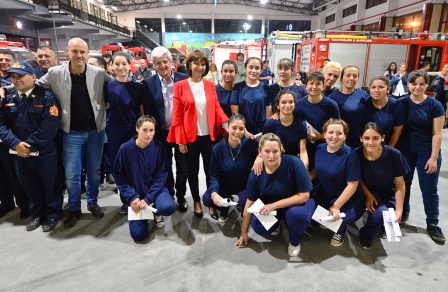 Andreotti felicitó a la primera Brigada Femenina de los Bomberos Voluntarios de San Fernando