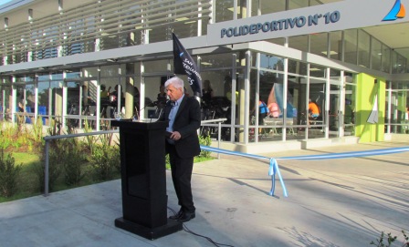 Andreotti inauguró el Polideportivo N° 10 en Victoria, cerca del río
