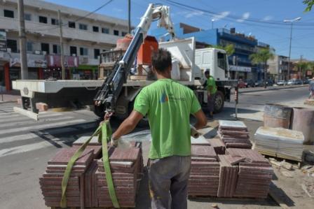 Avanza la última etapa de renovación de veredas de Av. Avellaneda