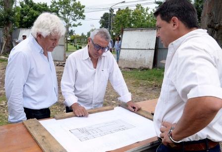 Julio Zamora supervisó el avance de obras de los tres Hospitales de Diagnóstico Inmediato, que construye el municipio en el centro de la ciudad y en las localidades de Benavídez y Don Torcuato.
