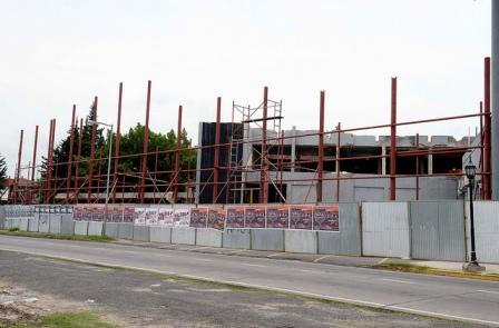 Julio Zamora supervisó el avance de obras de los tres Hospitales de Diagnóstico Inmediato, que construye el municipio en el centro de la ciudad y en las localidades de Benavídez y Don Torcuato. Julio Zamora supervisó el avance de obras de los tres Hospitales de Diagnóstico Inmediato, que construye el municipio en el centro de la ciudad y en las localidades de Benavídez y Don Torcuato.