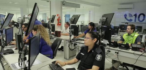 Mejor respuesta en emergencias a partir de la centralización de áreas en Vicente López. Mejor respuesta en emergencias a partir de la centralización de áreas en Vicente López.