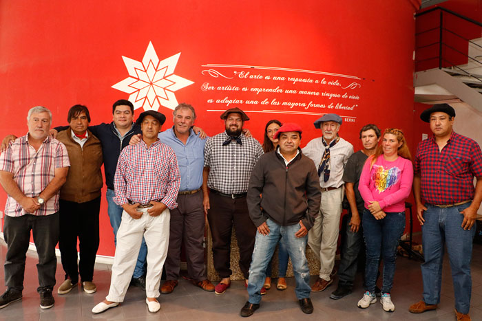 Autoridades y Centros Tradicionalistas se reunieron para diagramar el 199 aniversario de la firma del Tratado del Pilar. Autoridades y Centros Tradicionalistas se reunieron para diagramar el 199 aniversario de la firma del Tratado del Pilar.