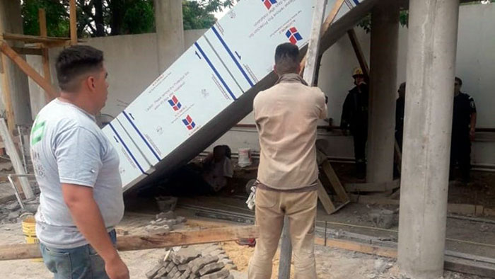 Un muerto y dos heridos en una obra en construcción en Munro. Un muerto y dos heridos en una obra en construcción en Munro.