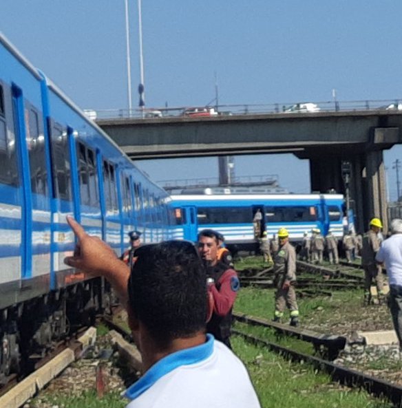 Descarriló un tren del ramal Tigre en retiro y evacuaron a los pasajeros Descarriló un tren del ramal Tigre en retiro y evacuaron a los pasajeros