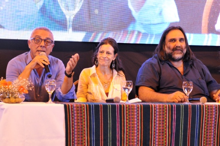 El intendente y presidente del PJ Tigre participó de lanzamiento del Foro en Defensa de la Educación Pública, realizado por la comunidad educativa del distrito. El intendente y presidente del PJ Tigre participó de lanzamiento del Foro en Defensa de la Educación Pública, realizado por la comunidad educativa del distrito.