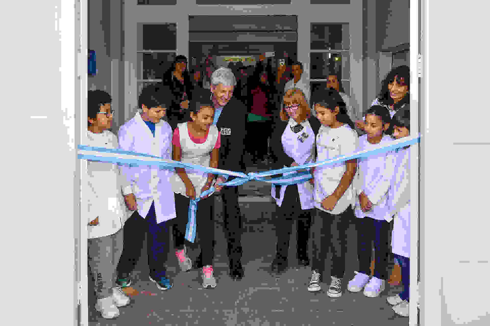 Luis Andreotti inauguró el ciclo lectivo con la puesta en valor de histórica Escuela N° 9 de Victoria Luis Andreotti inauguró el ciclo lectivo con la puesta en valor de histórica Escuela N° 9 de Victoria