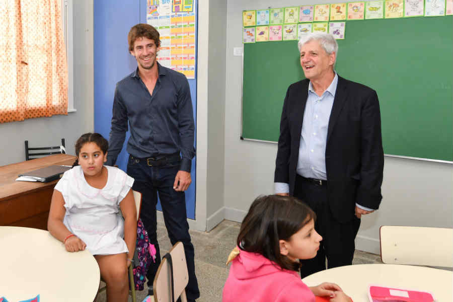 Andreotti inauguró la renovación de la Primaria N° 21 y Secundaria N° 10